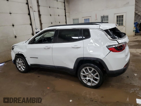 2023 Jeep Compass Latitude Lux z VIN 3C4NJDFN0PT559414, wystawiony jako Copart lot #48140005 z przebiegiem 21 559 mil mil oraz Szkoda całkowita • Salvage title. Historia ofert i sprzedaży dostępna na DreamBid. Obrazek 2.