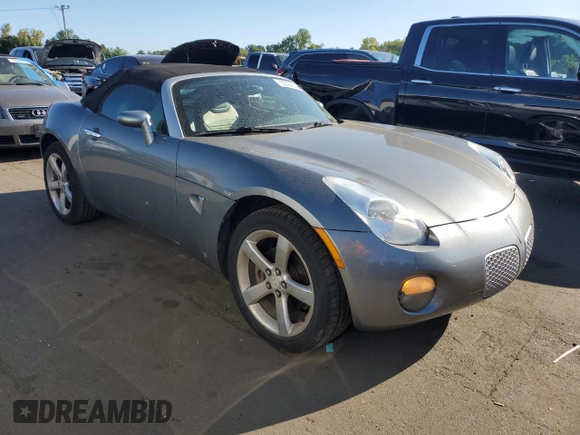 2006 Pontiac Solstice z VIN 1G2MB33BX6Y103970, wystawiony jako Copart lot #69794974 z przebiegiem 146 881 mil mil oraz Szkoda całkowita • Salvage title. Historia ofert i sprzedaży dostępna na DreamBid. Obrazek 4.