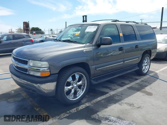 2002 Chevrolet Suburban LT with VIN 3GNEC16T52G208952, listed as a IAAI auction lot 41857120 with 1 mi miles. Bid and sale history available at carsss.com. Image 2.