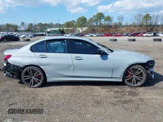 2024 BMW 3 Series 330i xDrive with VIN 3MW89FF04R8E27698, listed as a IAAI auction lot 41867956 with 32,394 mi miles. Bid and sale history available at carsss.com. Image 13.