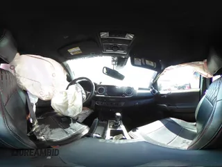2022 Toyota Tacoma SR z VIN 3TMCZ5AN0NM499428, wystawiony jako IAAI lot #41874787 z przebiegiem Nie podano mil oraz . Historia ofert i sprzedaży dostępna na DreamBid. Obrazek 19.