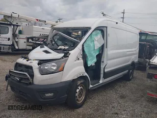 2020 Ford Transit Cargo z VIN 1FTBR1C82LKA61834, wystawiony jako IAAI lot #37802870 z przebiegiem Nie podano mil oraz . Historia ofert i sprzedaży dostępna na DreamBid. Obrazek 16.