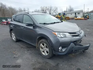 2013 Toyota RAV4 XLE with VIN JTMRFREV5D5008375, listed as a IAAI auction lot 41965587 with 179,953 mi miles. Bid and sale history available at carsss.com. Image 1.