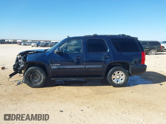 2008 GMC Yukon SLE w/3SA with VIN 1GKFC13C48J115787, listed as a IAAI auction lot 41825682 with 263,533 mi miles. Bid and sale history available at carsss.com. Image 14.
