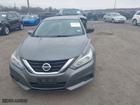 2017 Nissan Altima 2.5 SR with VIN 1N4AL3AP0HC498094, listed as a IAAI auction lot 41679063 with 137,827 mi miles. Bid and sale history available at carsss.com. Image 12.