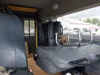 2006 Ford Econoline Passenger XL с VIN 1FBSS31L86HA07841, выставлен на аукционе IAAI как лот 42398151 с пробегом Не указан миль и . История ставок и продаж доступна на DreamBid. Изображение 8.