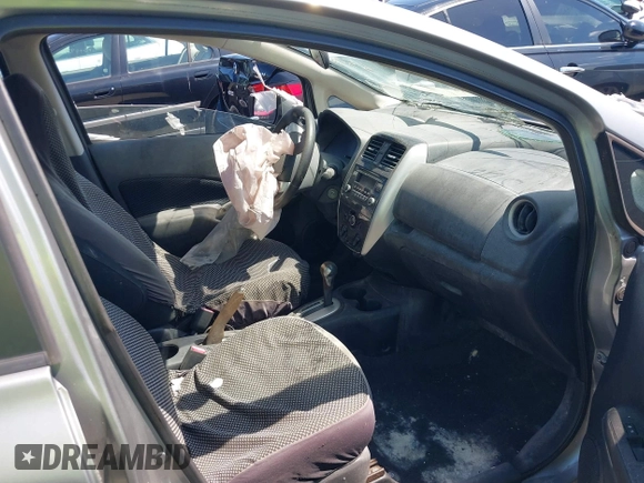 2015 Nissan Note SV with VIN 3N1CE2CP4FL403772, listed as a IAAI auction lot 41308933 with 137,688 mi miles and . Bid and sale history available at DreamBid. Image 5.