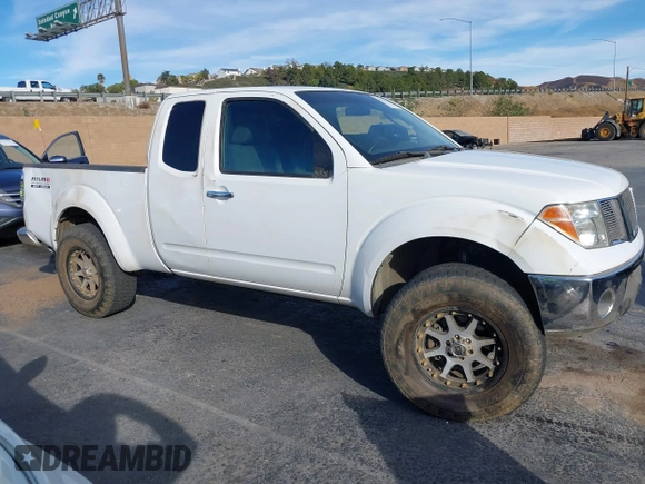 2007 Nissan Frontier SE z VIN 1N6AD06U67C417356, wystawiony jako IAAI lot #41157828 z przebiegiem 101 937 mil mil oraz . Historia ofert i sprzedaży dostępna na DreamBid. Obrazek 14.