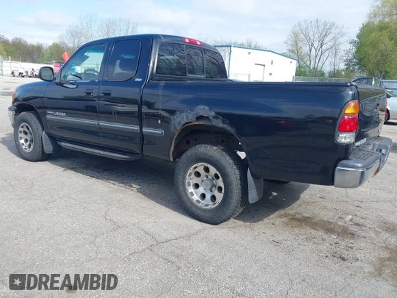 2000 Toyota Tundra SR5 with VIN 5TBBT4411YS094319, listed as a IAAI auction lot 42178871 with 210,339 mi miles and . Bid and sale history available at DreamBid. Image 3.