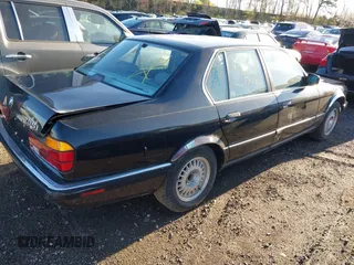1988 BMW 7 Series z VIN WBAGB4318J3209844, wystawiony jako IAAI lot #42133230 z przebiegiem Nie podano mil oraz . Historia ofert i sprzedaży dostępna na DreamBid. Obrazek 4.