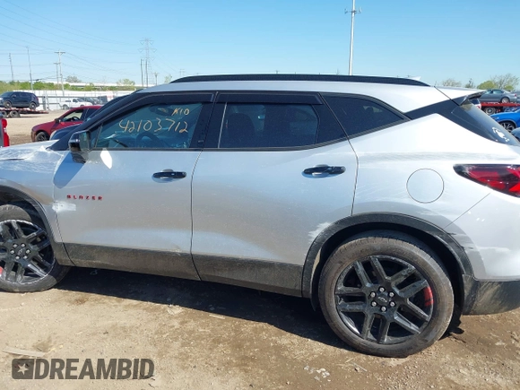 2021 Chevrolet Blazer LT z VIN 3GNKBCRS6MS515096, wystawiony jako IAAI lot #42103712 z przebiegiem 43 514 mil mil oraz . Historia ofert i sprzedaży dostępna na DreamBid. Obrazek 14.