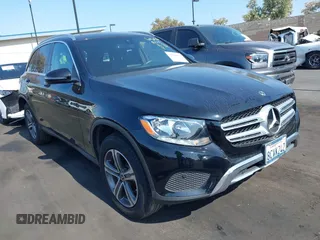 2019 Mercedes-Benz GLC 300 z VIN WDC0G4JB1KV131361, wystawiony jako IAAI lot #42438073 z przebiegiem 35 762 mil mil oraz . Historia ofert i sprzedaży dostępna na DreamBid. Obrazek 1.