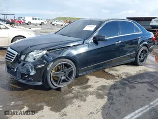 2013 Mercedes-Benz E-Class E 350 Luxury with VIN WDDHF5KB5DA672817, listed as a IAAI auction lot 41588858 with 116,506 mi miles. Bid and sale history available at carsss.com. Image 2.