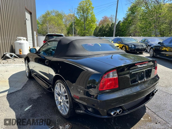 2006 Maserati GranSport z VIN ZAMEB18A660026402, wystawiony jako Copart lot #55486035 z przebiegiem 56 515 mil mil oraz Tytuł czysty. Historia ofert i sprzedaży dostępna na DreamBid. Obrazek 3.