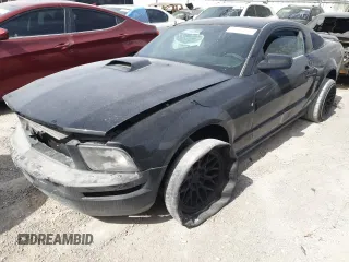 2007 Ford Mustang Deluxe z VIN 1ZVFT80N575295411, wystawiony jako Copart lot #52225355 z przebiegiem 168 861 mil mil oraz Szkoda całkowita • Salvage title. Historia ofert i sprzedaży dostępna na DreamBid. Obrazek 1.
