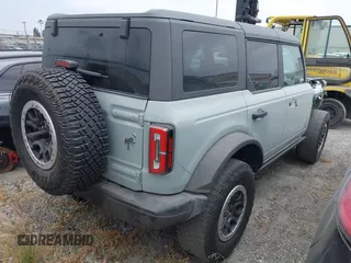 2023 Ford Bronco с VIN 1FMEE5DP0PLA97359, выставлен на аукционе IAAI как лот 42130581 с пробегом 32 335 миль миль и . История ставок и продаж доступна на DreamBid. Изображение 4.