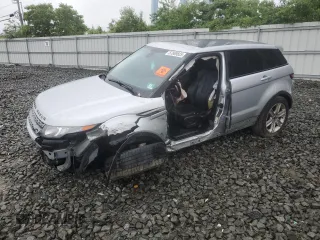 2013 Land Rover Range Rover Evoque Pure Plus z VIN SALVP2BG1DH845186, wystawiony jako Copart lot #57889835 z przebiegiem Nie podano mil oraz Szkody całkowita. Historia ofert i sprzedaży dostępna na DreamBid. Obrazek 1.