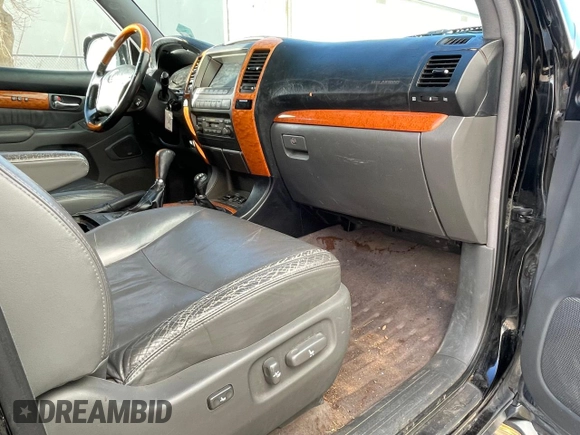 2007 Lexus GX with VIN JTJBT20X370130645, listed as a Copart auction lot 41531085 with 195,020 mi miles and Clean Title. Bid and sale history available at carsss.com. Image 5.
