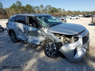2020 Toyota Highlander XLE with VIN 5TDGZRAH5LS504770, listed as a Copart auction lot 48554725 with 84,711 mi miles and Non Repairable. Bid and sale history available at carsss.com. Image 4.