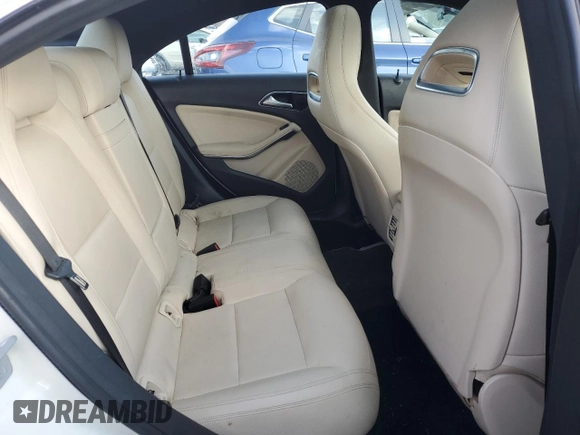 2018 Mercedes-Benz CLA 250 z VIN WDDSJ4GB5JN555993, wystawiony jako Copart lot #46189825 z przebiegiem 124 159 mil mil oraz Szkoda całkowita • Salvage title. Historia ofert i sprzedaży dostępna na DreamBid. Obrazek 10.