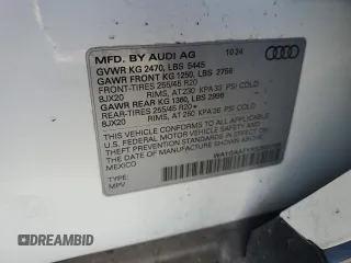 2025 Audi Q5 S line Premium z VIN WA1GAAFYXS2023169, wystawiony jako Copart lot #48351065 z przebiegiem 6 012 mil mil oraz Czysty tytuł • Clean title. Historia ofert i sprzedaży dostępna na DreamBid. Obrazek 13.