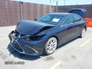 2022 Lexus ES 350 z VIN 58ADZ1B12NU135987, wystawiony jako IAAI lot #42216317 z przebiegiem 55 515 mil mil oraz . Historia ofert i sprzedaży dostępna na DreamBid. Obrazek 17.