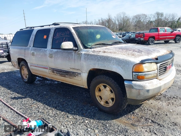 2001 GMC Yukon XL SLT with VIN 3GKEC16T21G213084, listed as a IAAI auction lot 41565092 with 241,683 mi miles. Bid and sale history available at carsss.com. Image 1.