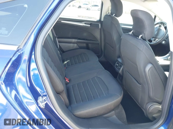 2013 Ford Fusion SE with VIN 3FA6P0HR9DR273832, listed as a IAAI auction lot 41826402 with 92,404 mi miles. Bid and sale history available at carsss.com. Image 8.