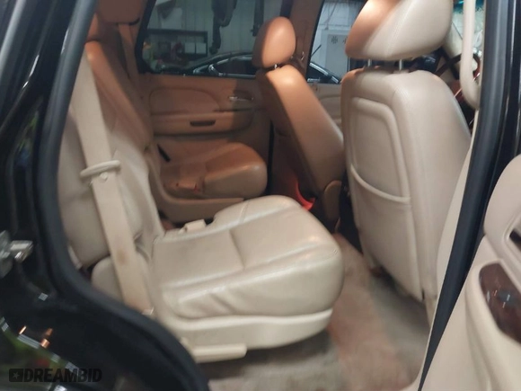 2009 Cadillac Escalade with VIN 1GYFK13279R254685, listed as a IAAI auction lot 40486846 with 187,339 mi miles. Bid and sale history available at carsss.com. Image 8.