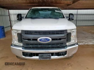 2017 Ford F-250 Lariat z VIN 1FT7W2B6XHEE08322, wystawiony jako Copart lot #62522455 z przebiegiem 175 010 mil mil oraz Czysty tytuł • Clean title. Historia ofert i sprzedaży dostępna na DreamBid. Obrazek 5.