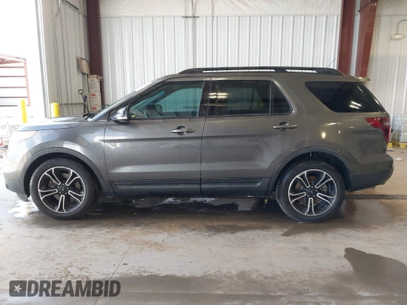 2015 Ford Explorer Sport z VIN 1FM5K8GT8FGC37667, wystawiony jako IAAI lot #42782439 z przebiegiem 155 662 mil mil oraz . Historia ofert i sprzedaży dostępna na DreamBid. Obrazek 14.
