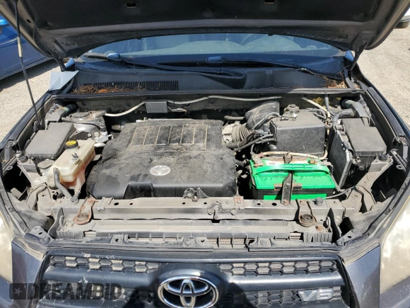 2010 Toyota RAV4 Sport с VIN JTMRK4DV8A5093319, выставлен на аукционе Copart как лот 56537735 с пробегом 152 808 миль миль и Списание • Salvage title. История ставок и продаж доступна на DreamBid. Изображение 12.