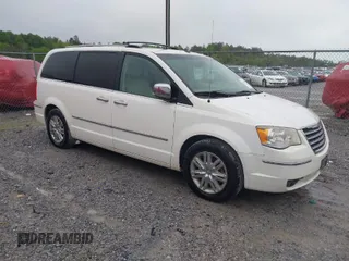 2008 Chrysler Town & Country Limited with VIN 2A8HR64X38R134031, listed as a IAAI auction lot 41979347 with 173,810 mi miles. Bid and sale history available at carsss.com. Image 1.