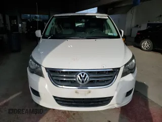2011 Volkswagen Routan SE with VIN 2V4RW3DG7BR717718, listed as a Copart auction lot 63480915 with 271,938 mi miles and Salvage title. Bid and sale history available at DreamBid. Image 5.