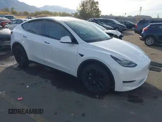 2021 Tesla Model Y Long Range with VIN 5YJYGDEE3MF098586, listed as a IAAI auction lot 40939802 with Not Provided miles and . Bid and sale history available at DreamBid. Image 1.