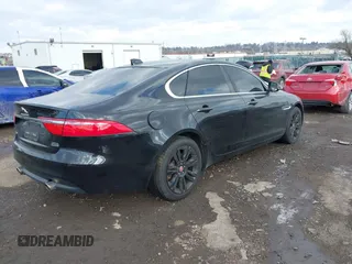 2017 Jaguar XF 35t Premium with VIN SAJBJ4BV4HCY35231, listed as a IAAI auction lot 41422811 with 92,484 mi miles. Bid and sale history available at carsss.com. Image 4.