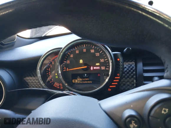 2014 MINI Hardtop S z VIN WMWXM7C50ET731680, wystawiony jako IAAI lot #41691317 z przebiegiem 47 205 mil mil oraz . Historia ofert i sprzedaży dostępna na DreamBid. Obrazek 15.