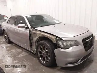 2016 Chrysler 300 S z VIN 2C3CCAGG7GH253095, wystawiony jako IAAI lot #41485489 z przebiegiem 90 583 mil mil oraz . Historia ofert i sprzedaży dostępna na DreamBid. Obrazek 6.