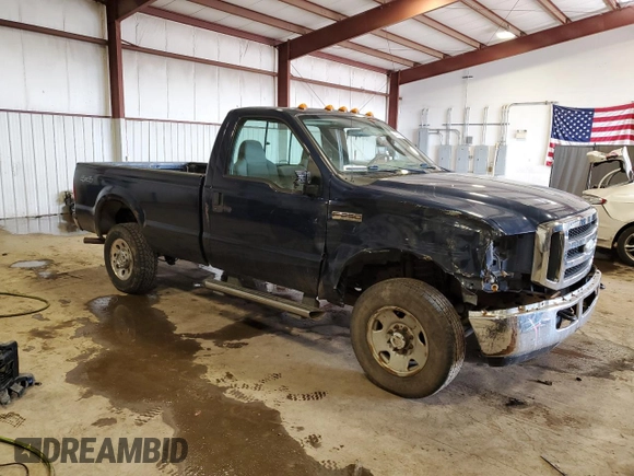 2006 Ford F-250 XL z VIN 1FTNF21586EB14334, wystawiony jako Copart lot #44016915 z przebiegiem 101 927 mil mil oraz Szkoda całkowita • Salvage title. Historia ofert i sprzedaży dostępna na DreamBid. Obrazek 4.