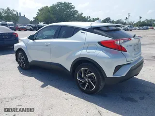 2022 Toyota C-HR XLE with VIN NMTKHMBX8NR147317, listed as a IAAI auction lot 41969293 with 11,621 mi miles. Bid and sale history available at carsss.com. Image 3.