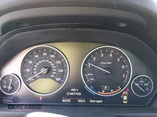 2015 BMW 3 Series 328i xDrive z VIN WBA3B5G58FNS13423, wystawiony jako IAAI lot #42050878 z przebiegiem 82 235 mil mil oraz . Historia ofert i sprzedaży dostępna na DreamBid. Obrazek 7.