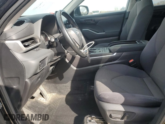 2021 Toyota Highlander L z VIN 5TDBZRBH8MS137793, wystawiony jako Copart lot #48975855 z przebiegiem 68 489 mil mil oraz Szkoda całkowita • Salvage title. Historia ofert i sprzedaży dostępna na DreamBid. Obrazek 7.