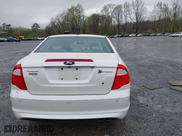 2010 Ford Fusion Hybrid with VIN 3FADP0L3XAR295179, listed as a IAAI auction lot 41958001 with 224,973 mi miles. Bid and sale history available at carsss.com. Image 16.
