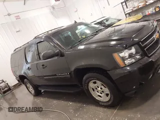 2007 Chevrolet Suburban LTZ with VIN 1GNFK16367R231896, listed as a IAAI auction lot 41979944 with 202,137 mi miles. Bid and sale history available at carsss.com. Image 13.
