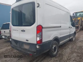 2019 Ford Transit z VIN 1FTYR1CM4KKA00667, wystawiony jako IAAI lot #41430228 z przebiegiem 252 757 mil mil oraz . Historia ofert i sprzedaży dostępna na DreamBid. Obrazek 4.