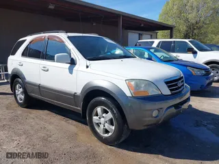 2008 Kia Sorento EX with VIN KNDJC736085810571, listed as a IAAI auction lot 41845206 with 148,477 mi miles. Bid and sale history available at carsss.com. Image 1.