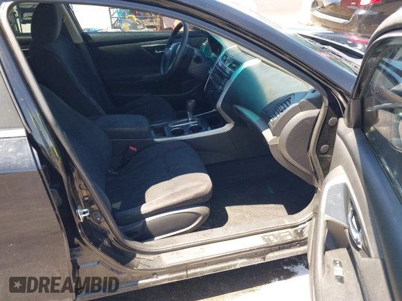 2014 Nissan Altima 2.5 S with VIN 1N4AL3AP9EC161127, listed as a IAAI auction lot 42190370 with 139,176 mi miles. Bid and sale history available at carsss.com. Image 5.