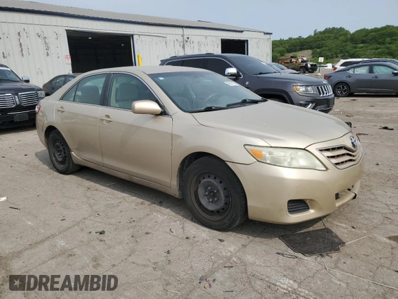 2011 Toyota Camry LE z VIN 4T4BF3EK1BR120969, wystawiony jako Copart lot #59535105 z przebiegiem 233 722 mil mil oraz Czysty tytuł • Clean title. Historia ofert i sprzedaży dostępna na DreamBid. Obrazek 4.