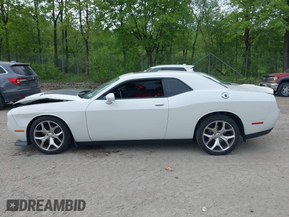 2015 Dodge Challenger SXT Plus z VIN 2C3CDZBG9FH705579, wystawiony jako IAAI lot #42268112 z przebiegiem 83 786 mil mil oraz . Historia ofert i sprzedaży dostępna na DreamBid. Obrazek 14.
