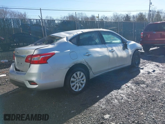 2019 Nissan Sentra SR with VIN 3N1AB7AP0KY319137, listed as a IAAI auction lot 41515087 with 84,652 mi miles. Bid and sale history available at carsss.com. Image 4.